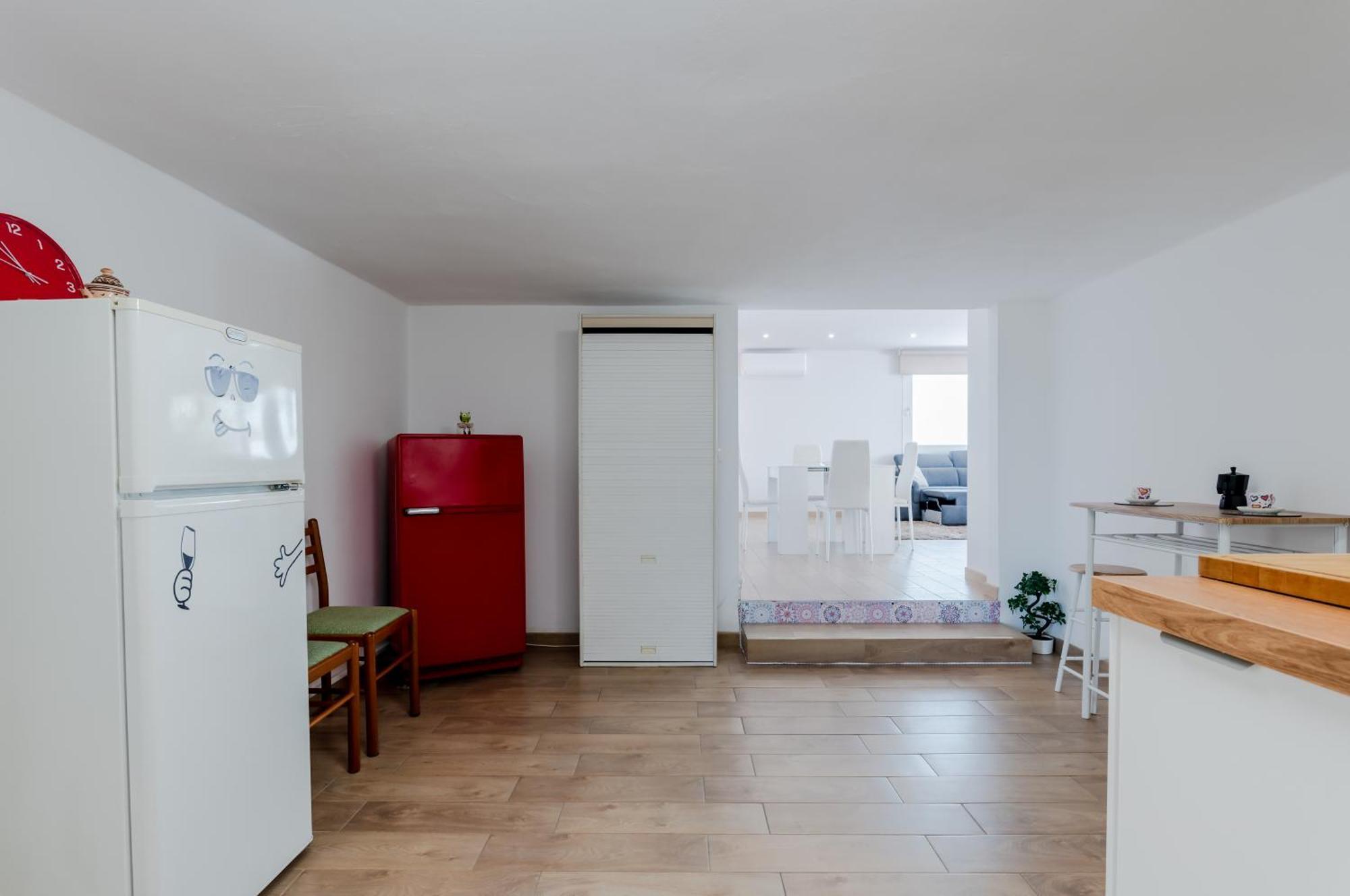 Skyview Terrace: Your Urban Escape Apartment *