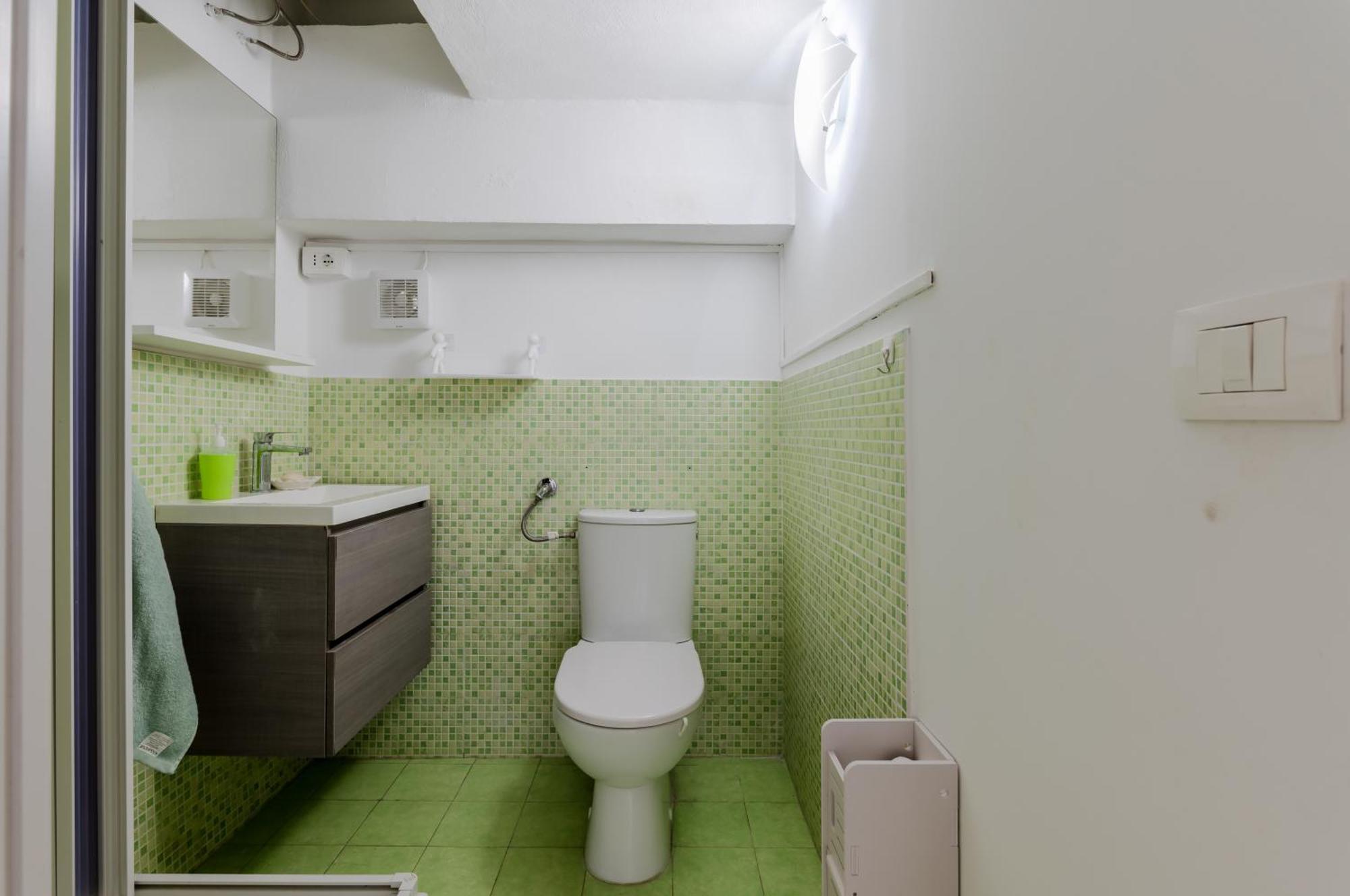 Skyview Terrace: Your Urban Escape Apartment